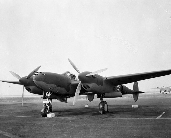  Lockheed P-38E Lightning 